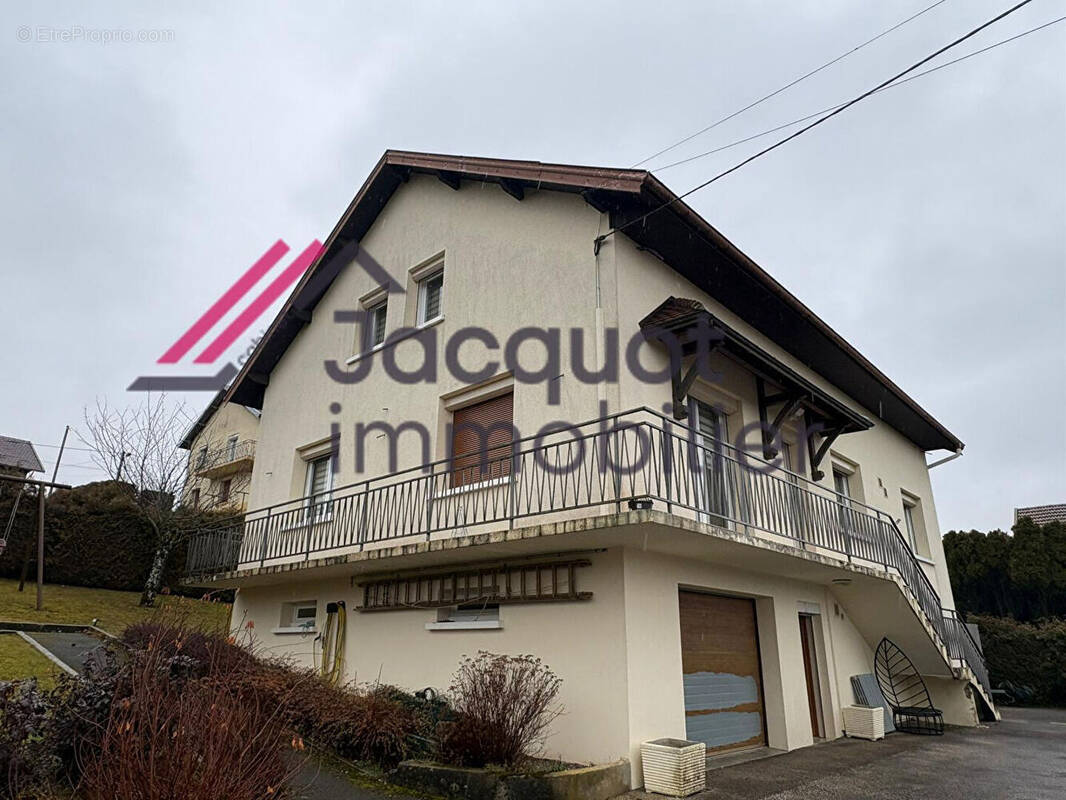 Maison à CHAMPAGNOLE