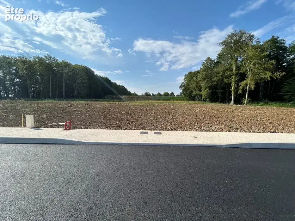 Terrain à POINCY