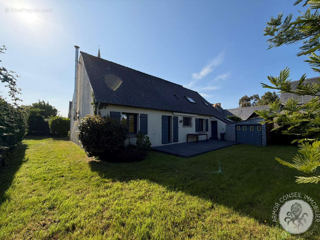 Maison à SAINT-JACUT-DE-LA-MER