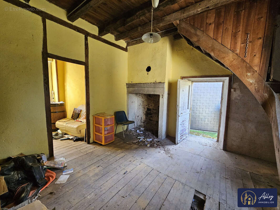 Maison à PEYRELEVADE