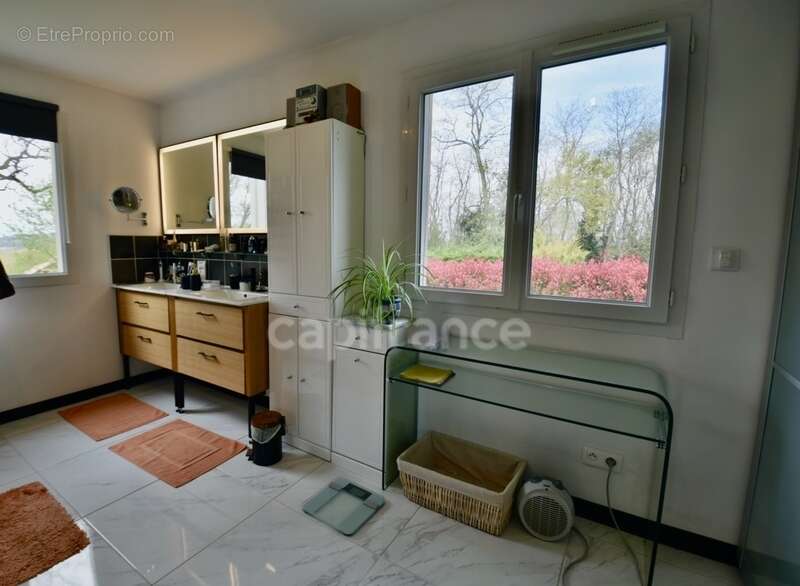 Villa de plain pied - 4 chambres - piscine - terrain de pétanque - garage - cadre naturel privilégié - photo 15