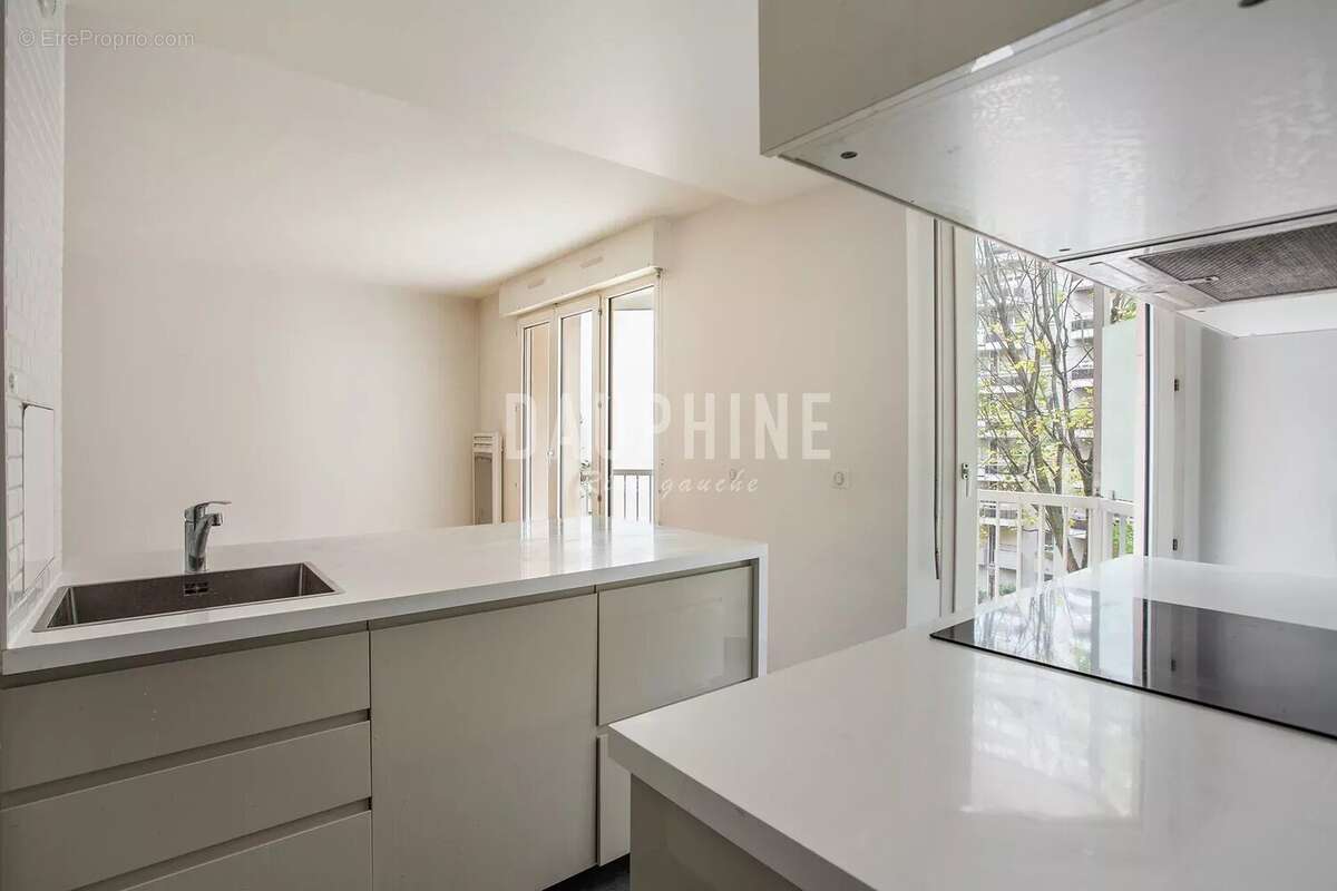 Appartement à COURBEVOIE