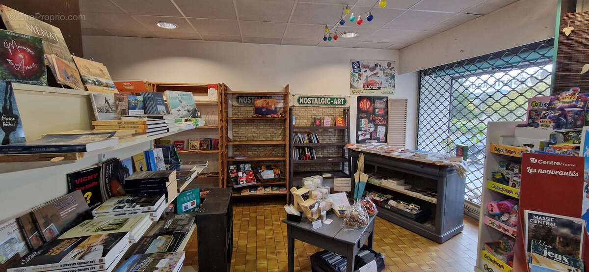 Commerce à COURPIERE