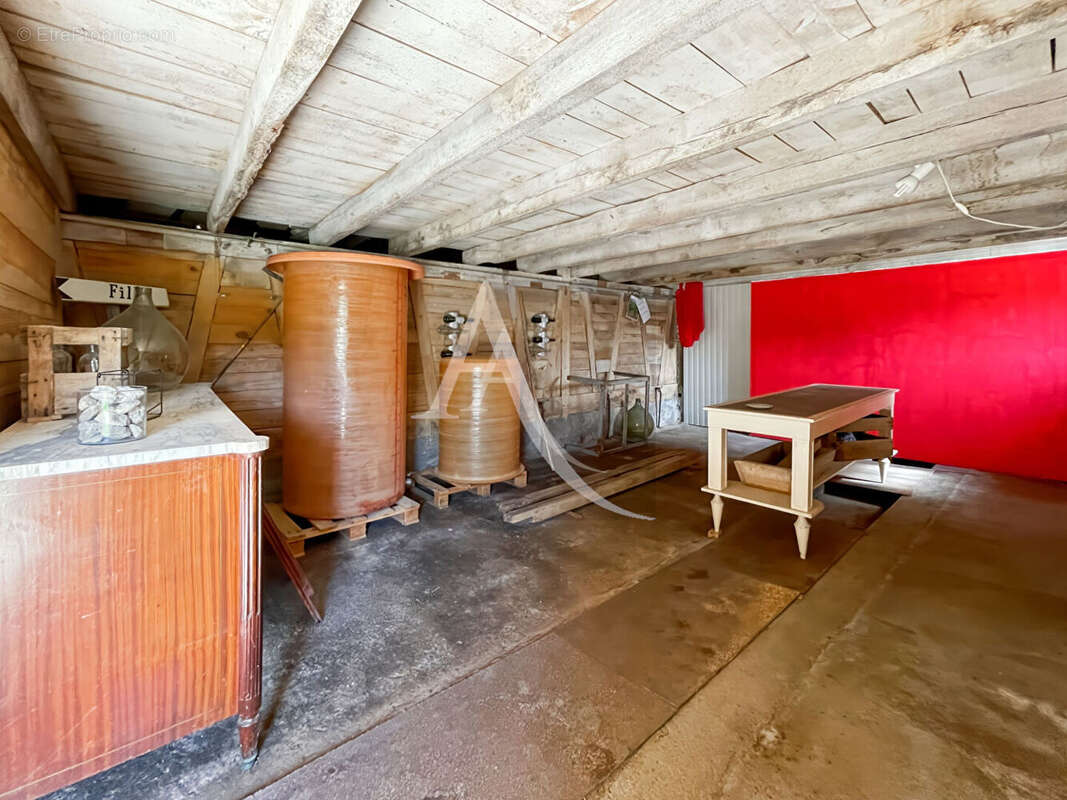 Authentique propriété en pierre avec piscine, dépendances et vignoble - photo 18