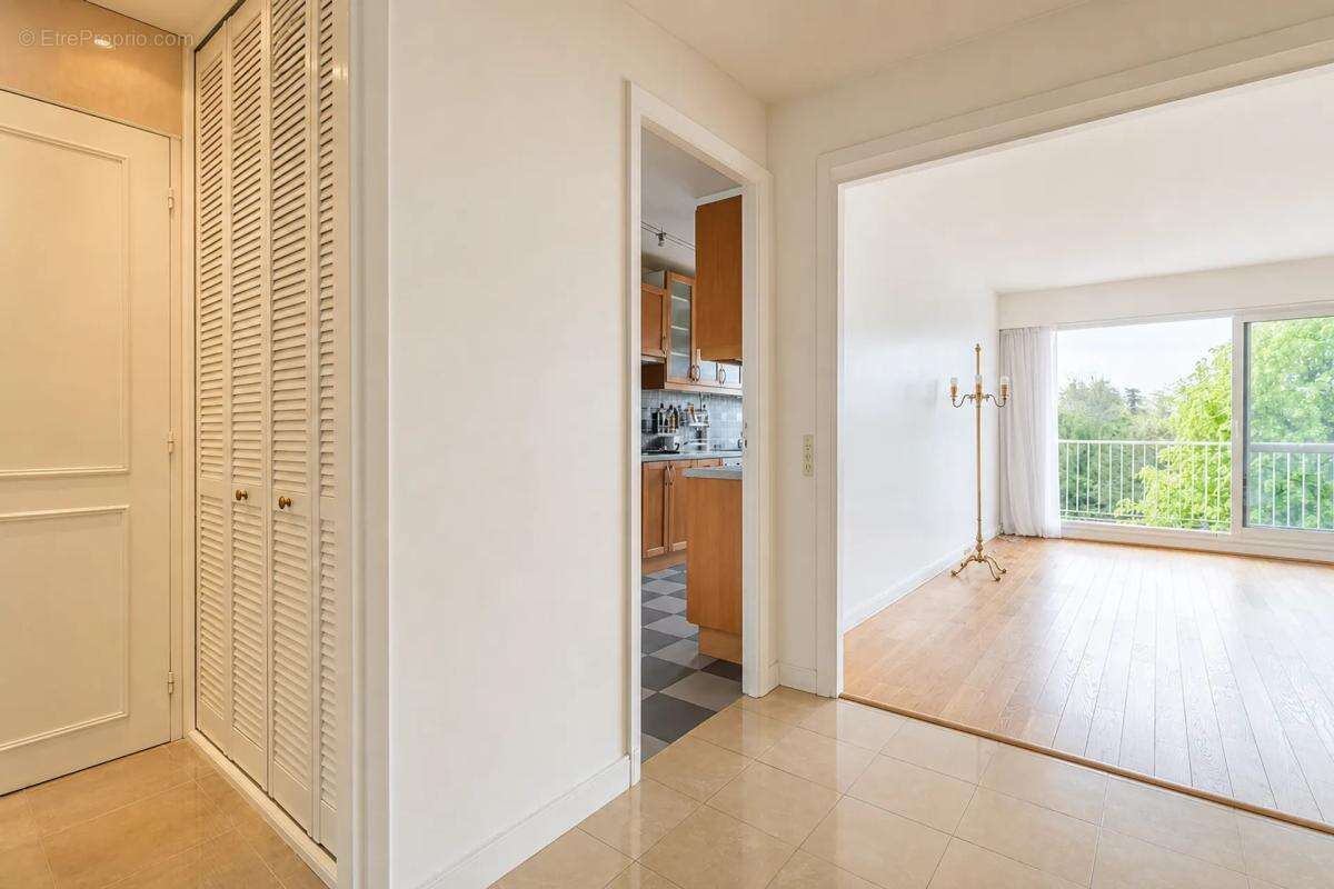 Saint-Cloud - Quartier Pasteur - 85m² - 3 chambres - Terrasse - photo 6