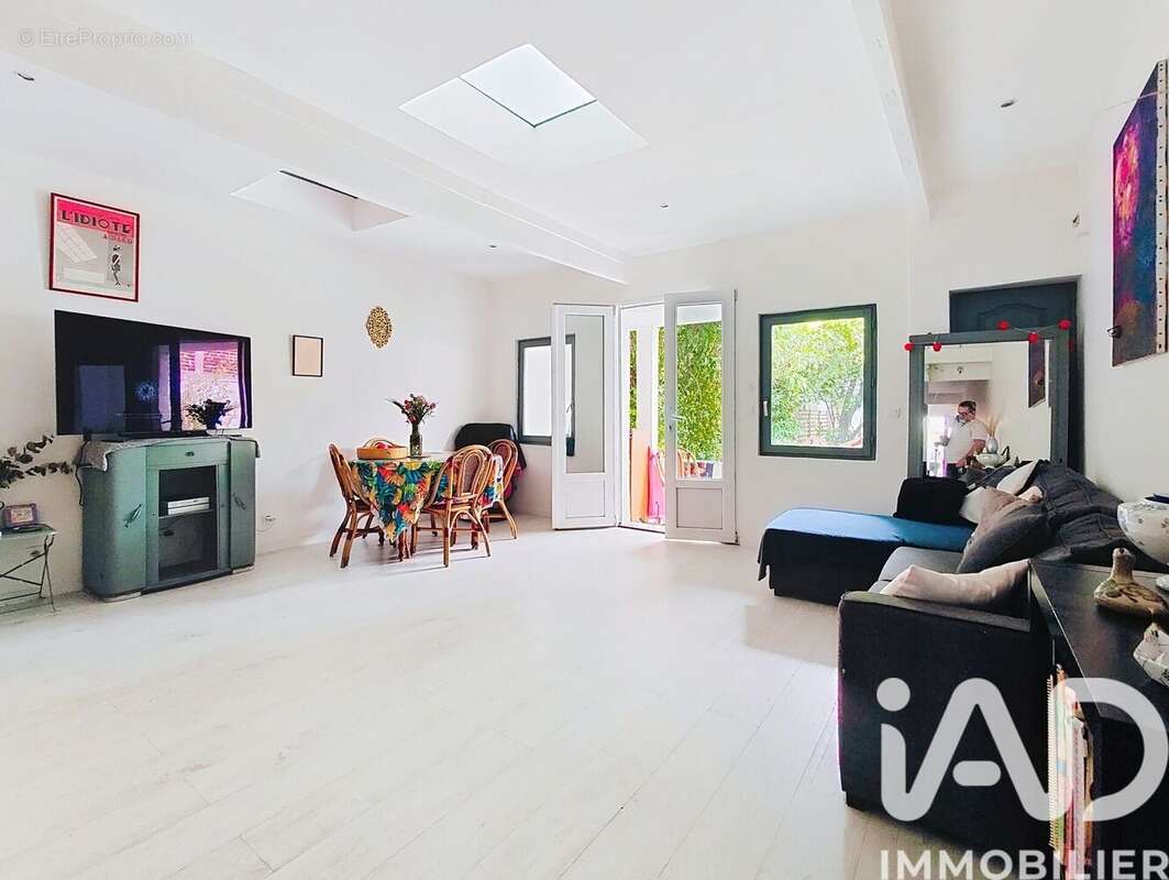 Maison 141 m² à Romainville  - photo 4