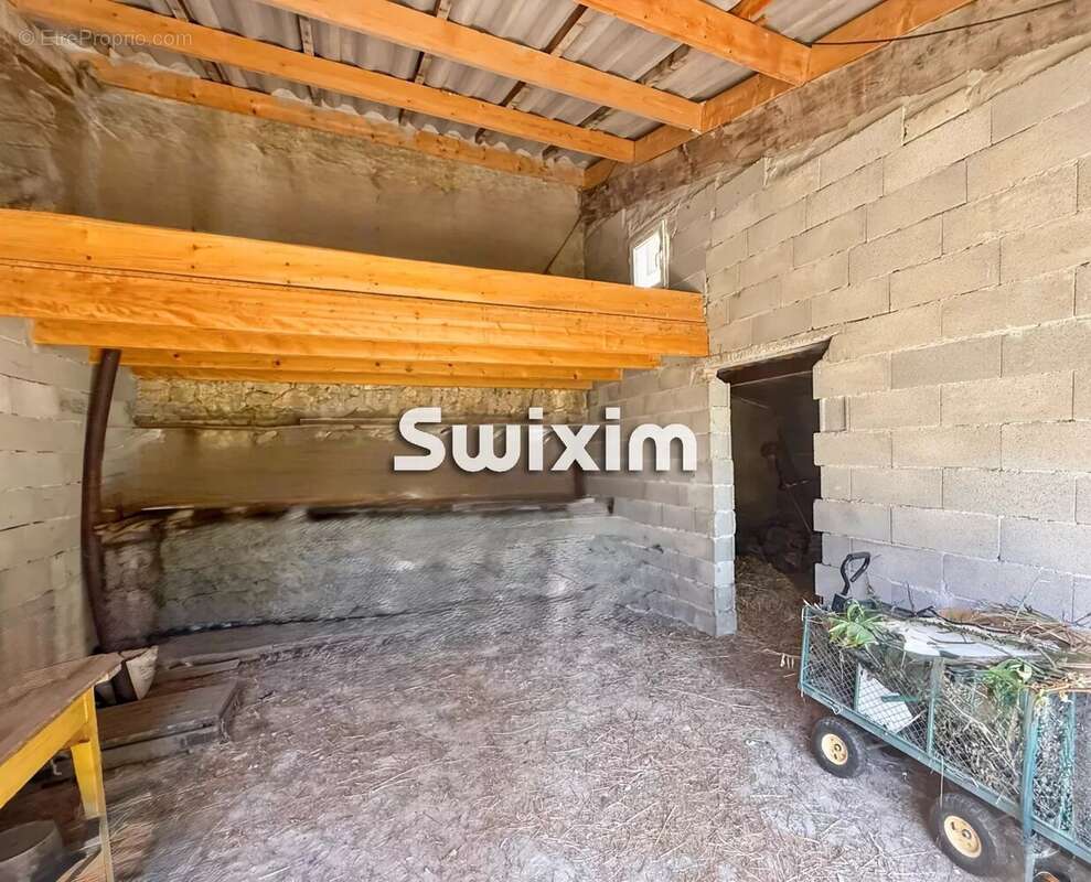 Maison à SAINT-MONTAN