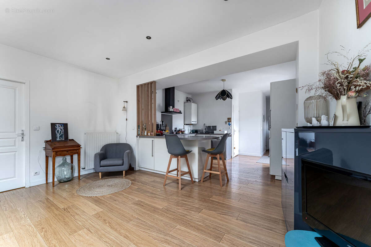 Maison à NEUVILLE-SUR-SAONE