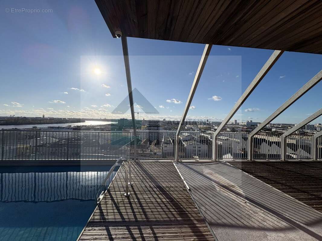 Appartement à BORDEAUX