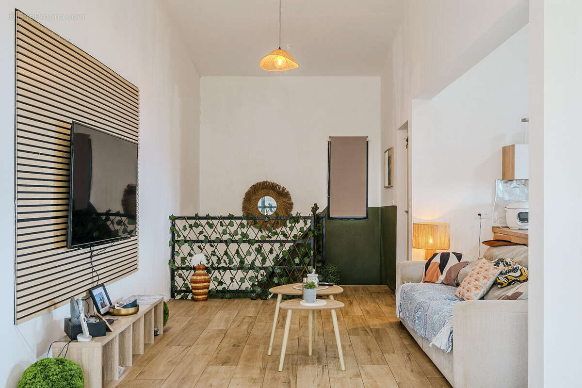 Maison 125 m² à Saint-Paul  - photo 2
