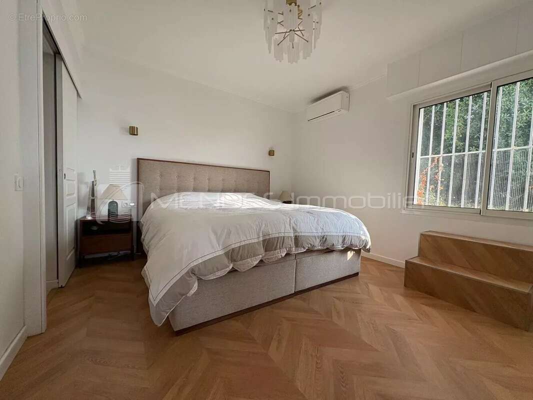 Appartement à ROQUEBRUNE-CAP-MARTIN