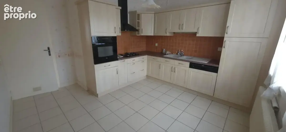 Maison 6 pièces 134 m² à vendre à Dun-Le-Palestel (23800) - photo 3