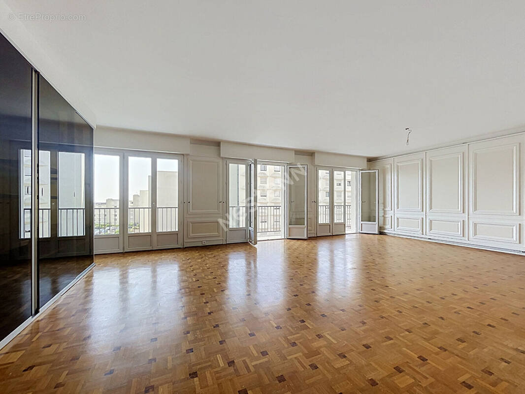 Appartement 5 pièces 122 m² · à Nantes · 121,7 m² · 379 000 €