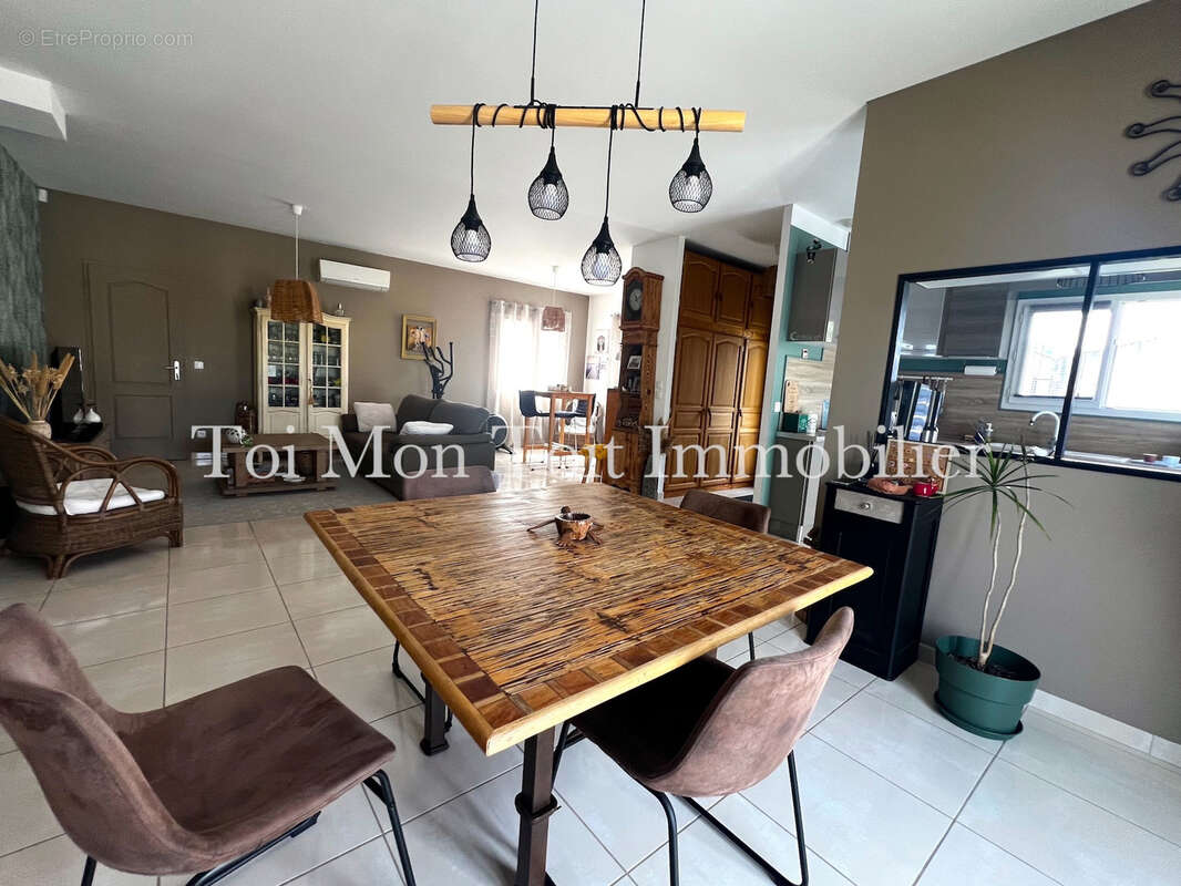 Maison à VIC-LE-FESQ