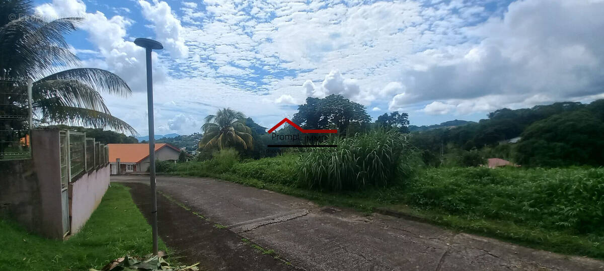 Terrain à SAINT-JOSEPH