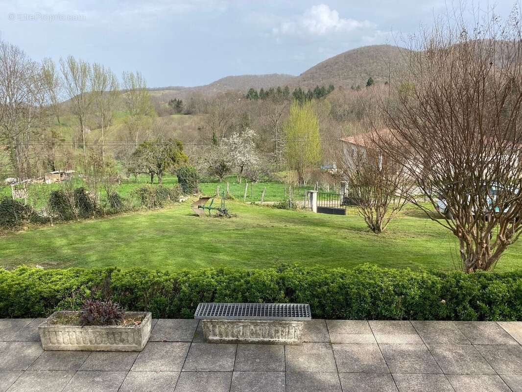 GRAULE12 - Maison à ASPET