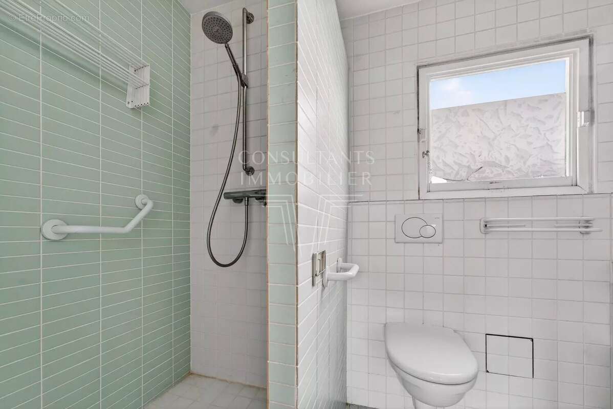 Appartement à NEUILLY-SUR-SEINE