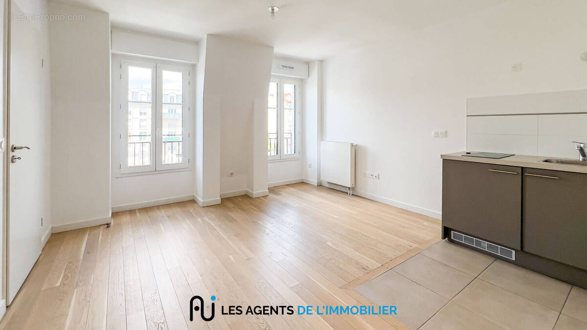 Appartement à LA GARENNE-COLOMBES