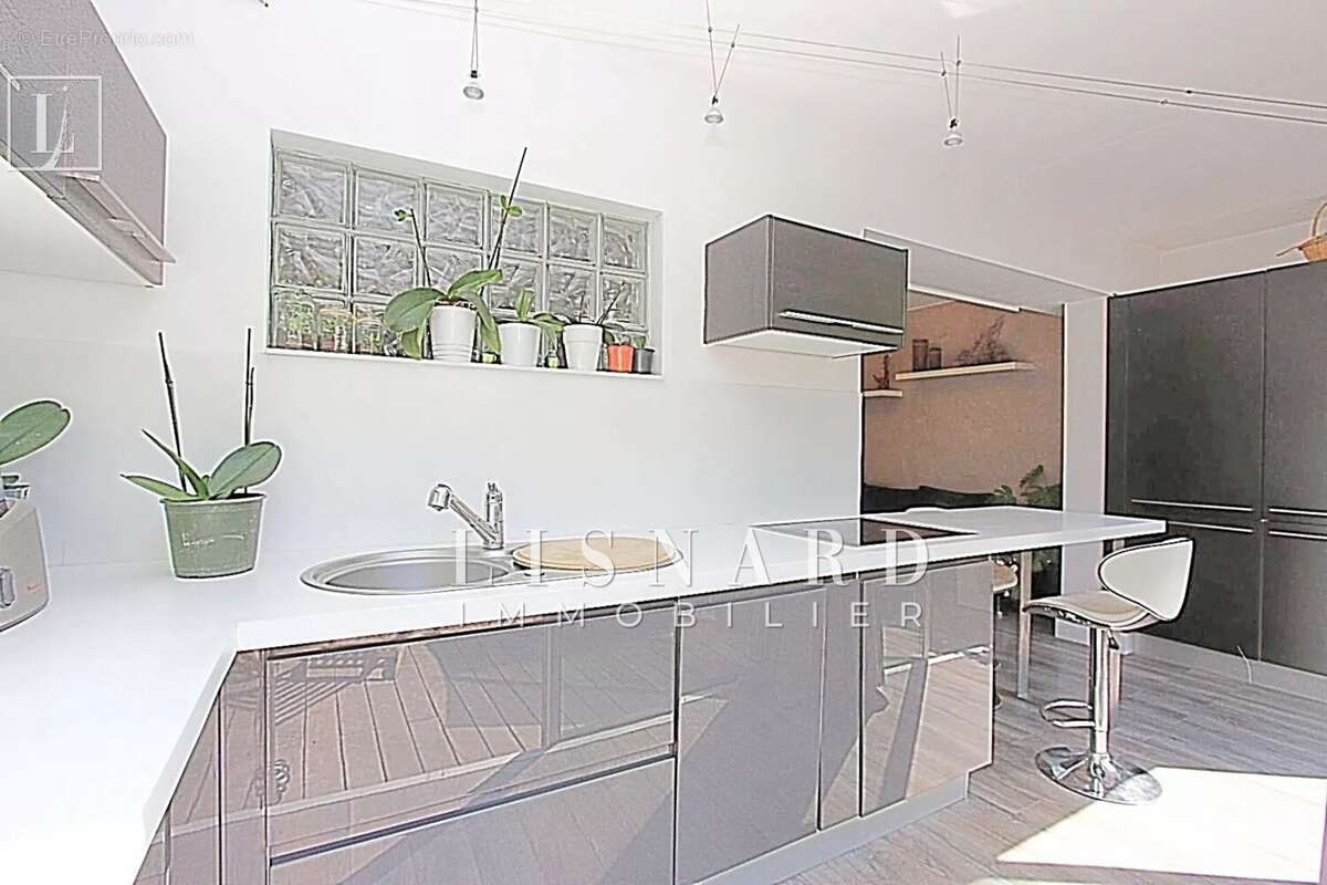 Appartement à VALLAURIS