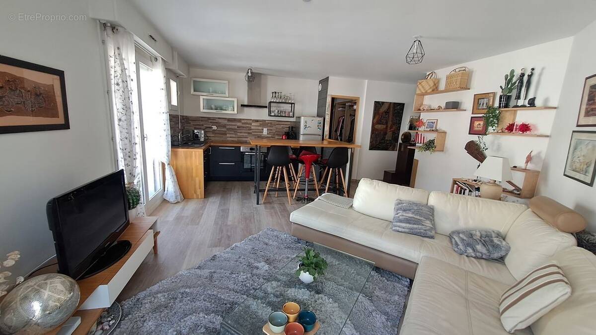 Appartement à CHALLES-LES-EAUX
