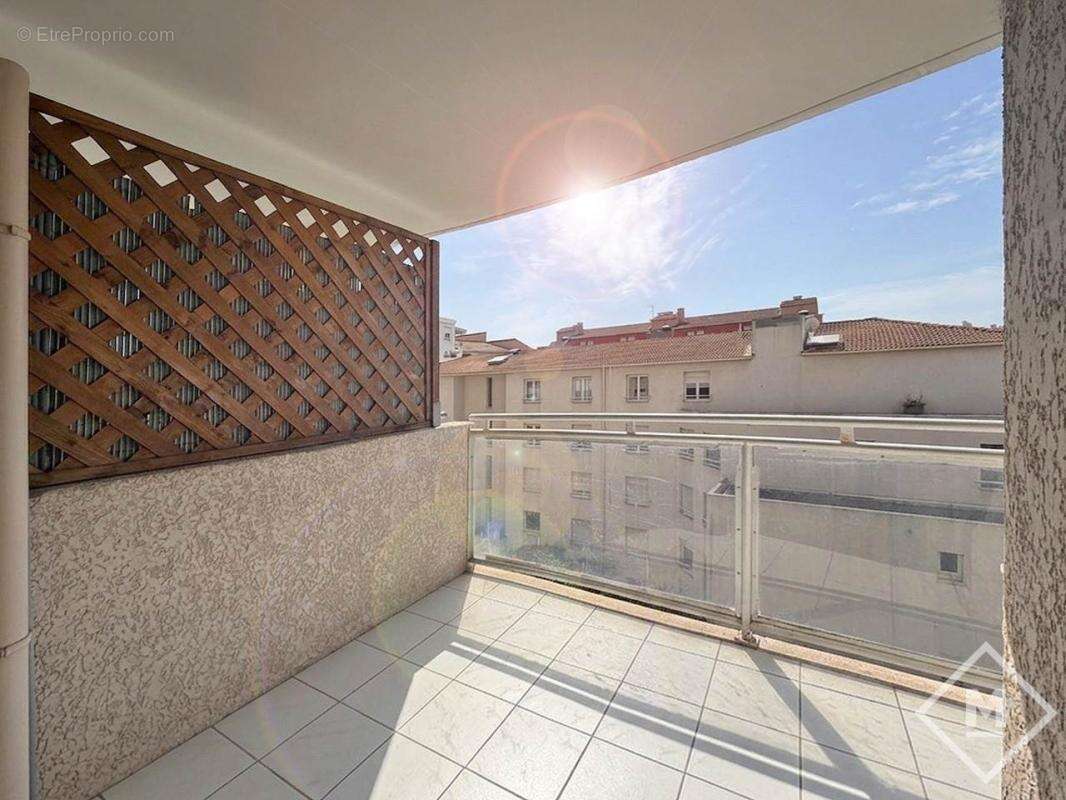 Appartement à MARSEILLE-8E