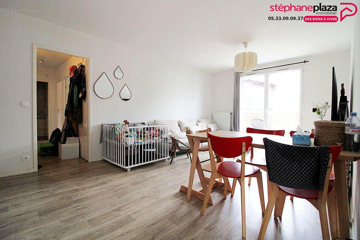 Appartement à PAREMPUYRE