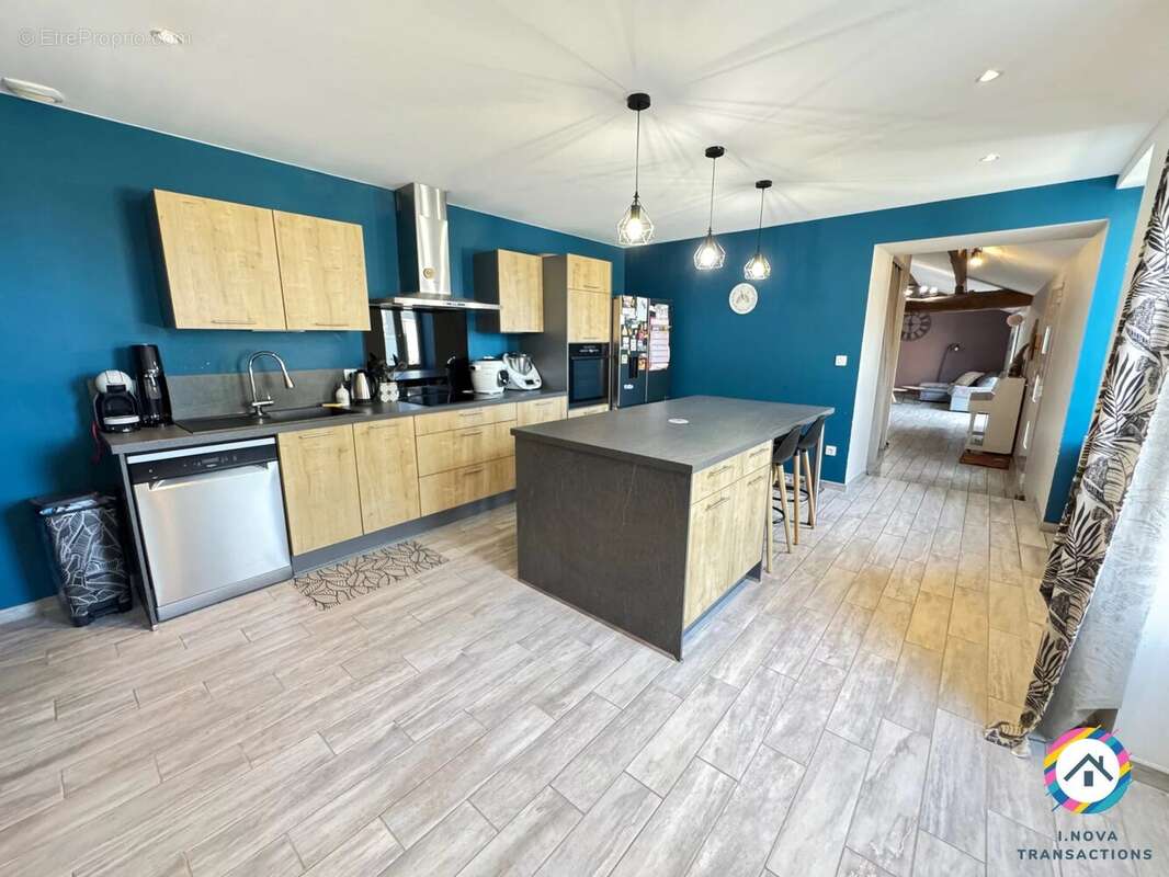 Maison à MONTMERLE-SUR-SAONE