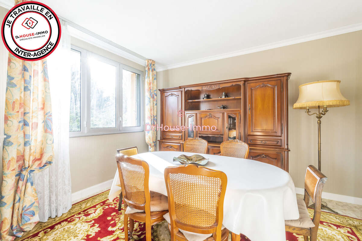 Appartement à LA CELLE-SAINT-CLOUD