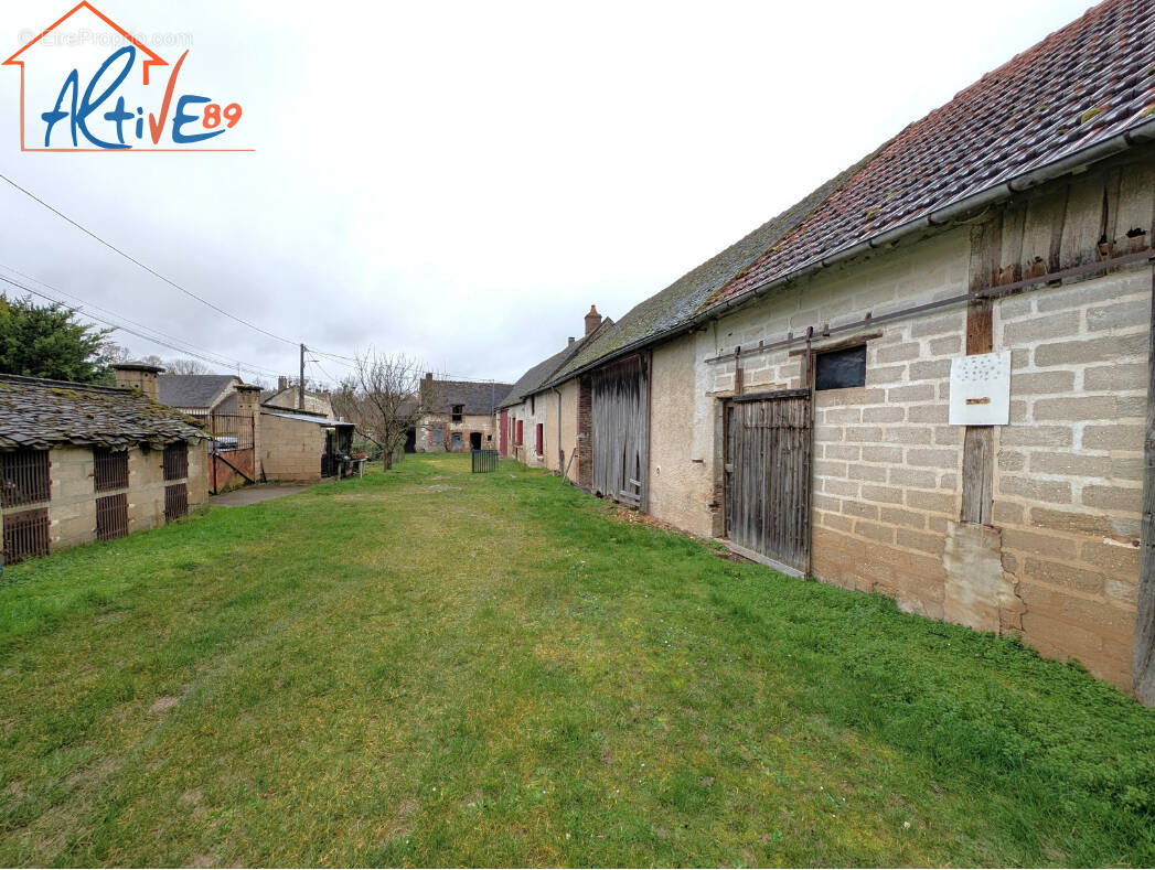 Maison à PAROY-SUR-THOLON