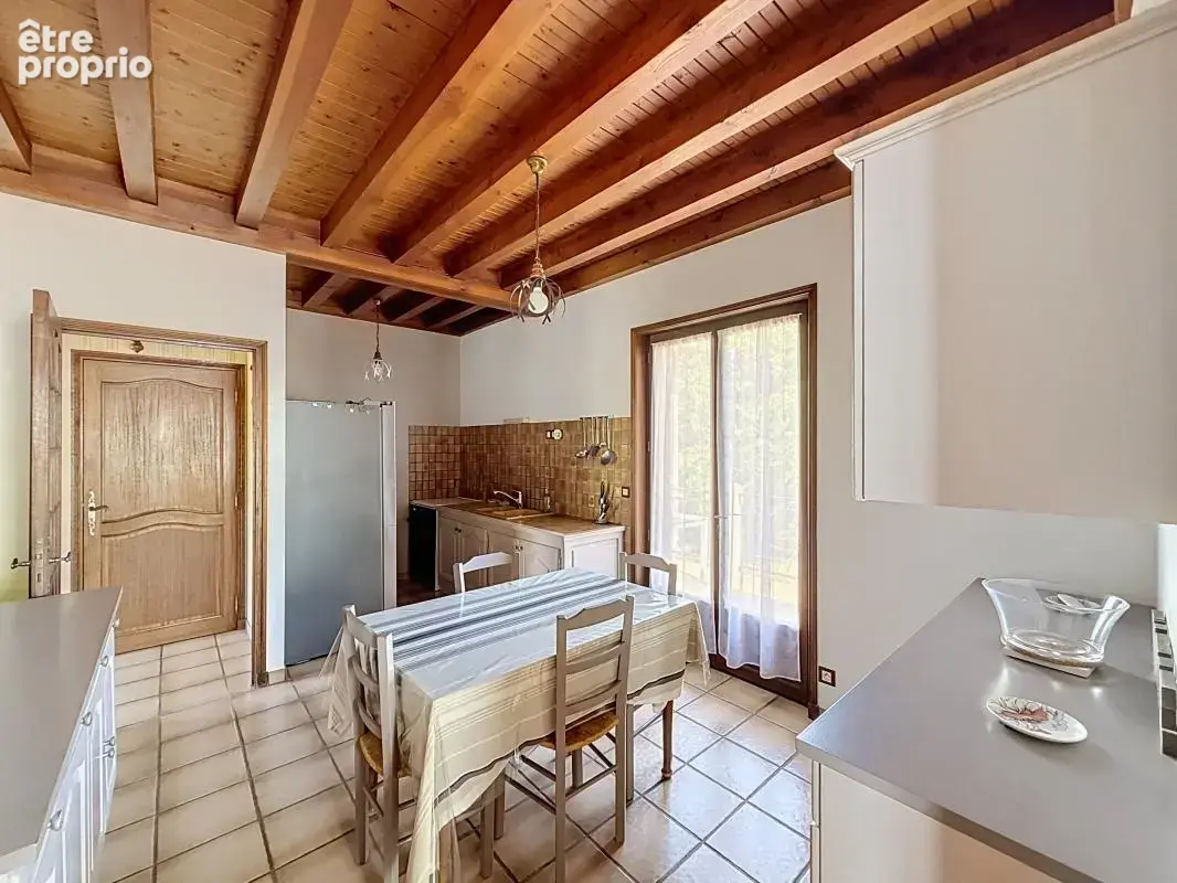 Maison - 6 Chambres - Cave - Garage double - Jardin - Au calme absolu - photo 9