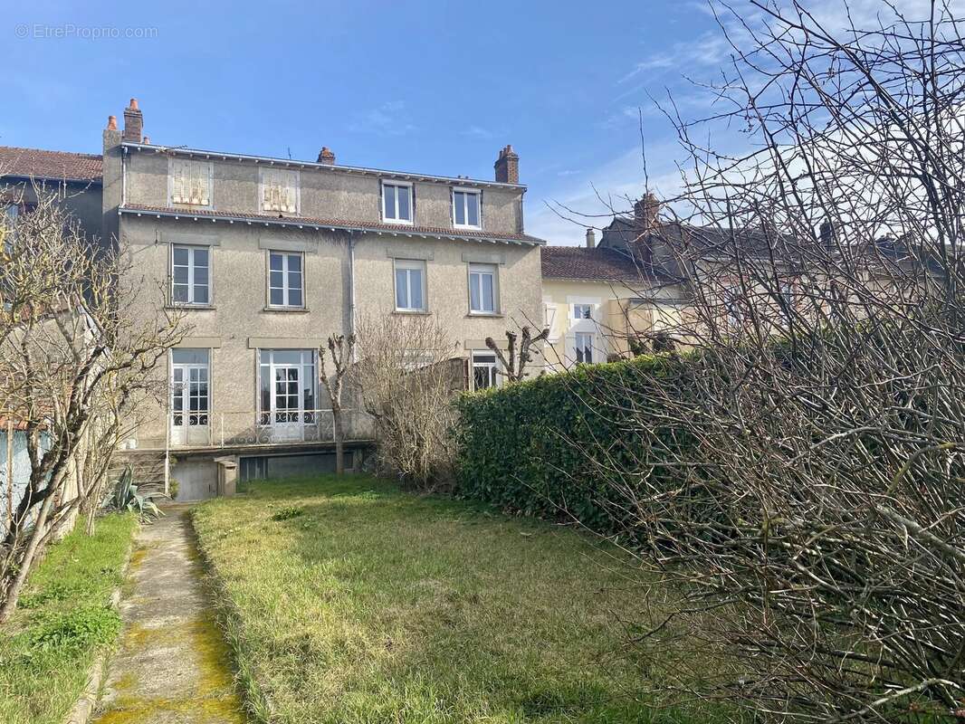 Maison à BELLAC