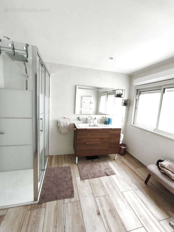 Maison à SAINT-LAURENT-DE-LA-SALANQUE