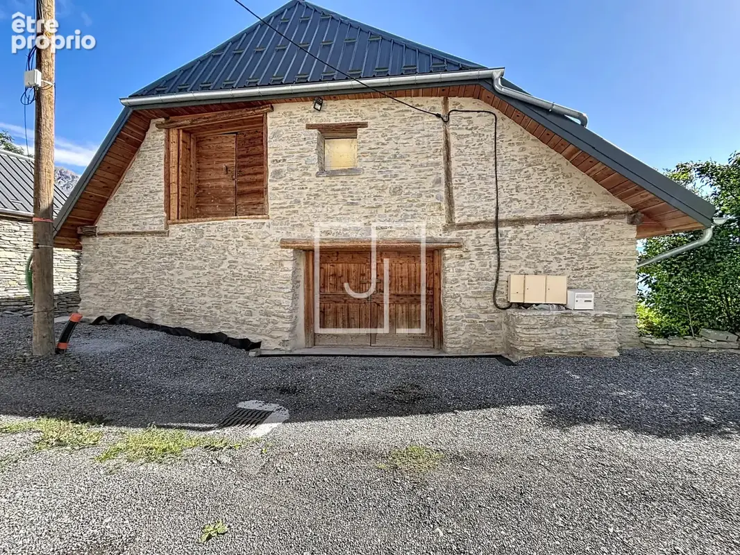 Ancien corps de ferme rénové avec dépendances et 3 400 m2 de terrain - photo 30