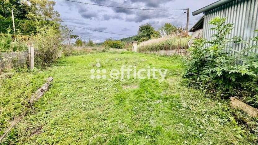 Maison à LA MONNERIE-LE-MONTEL