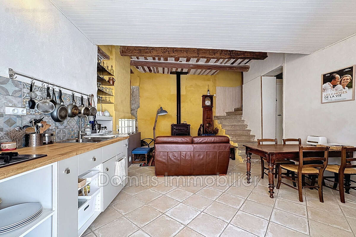 Maison à CHATEAUNEUF-DE-GADAGNE