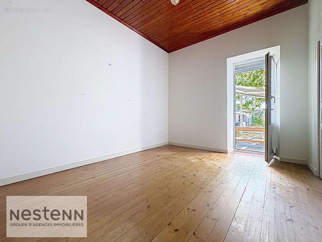 Maison plain-pied 4 pièces à vendre à Saint Gervais - 210 000 - photo 7