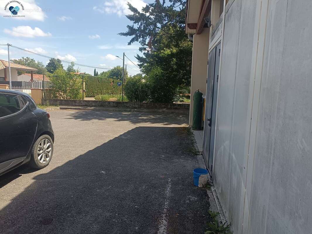 Commerce à CASTELNAU-D'ESTRETEFONDS