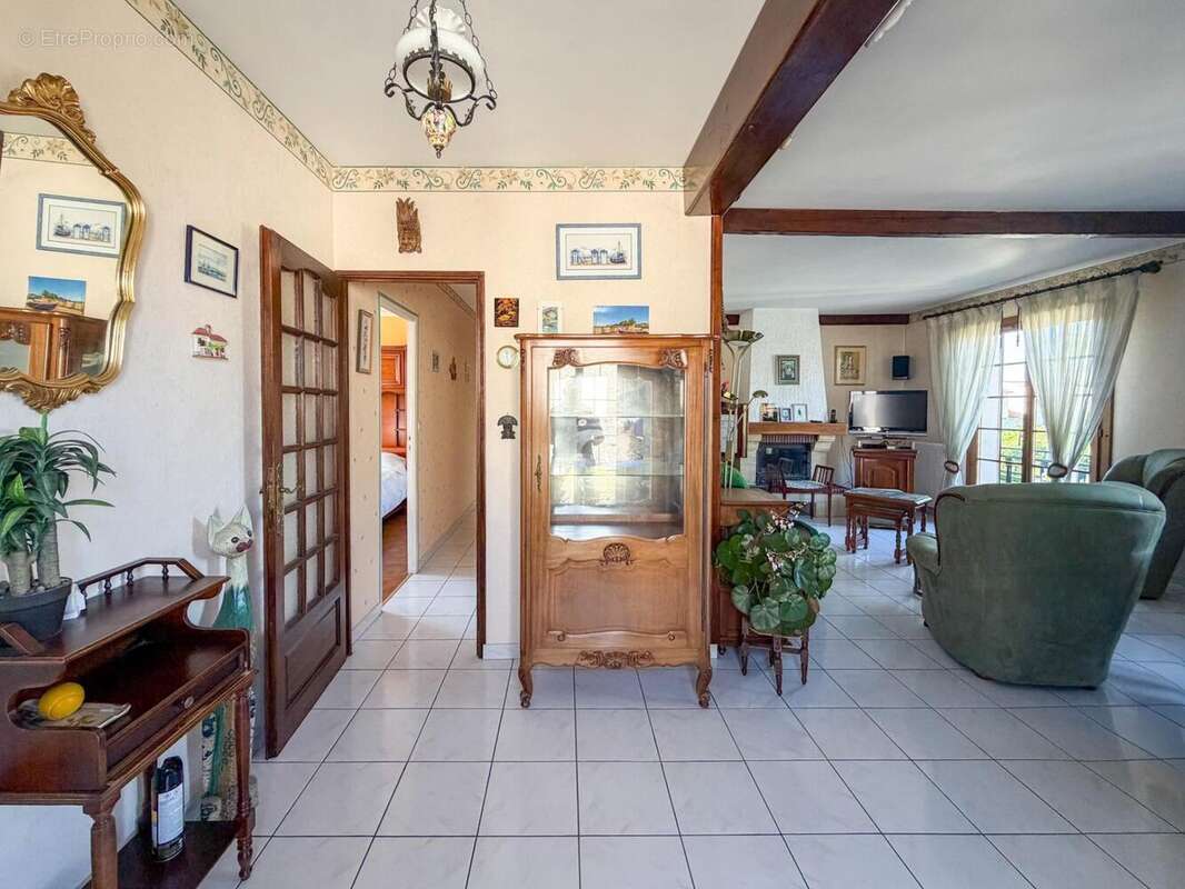 Photo 3 - Maison à LE HAILLAN