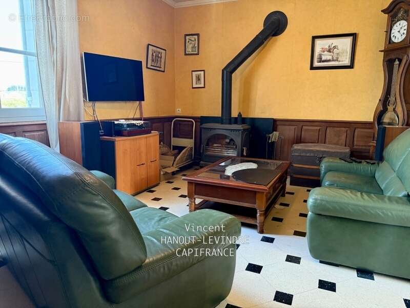 Maison à ETRICHE