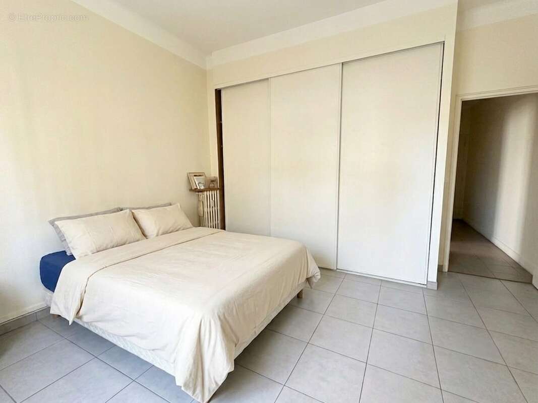 Chambre 1 - Appartement à NICE