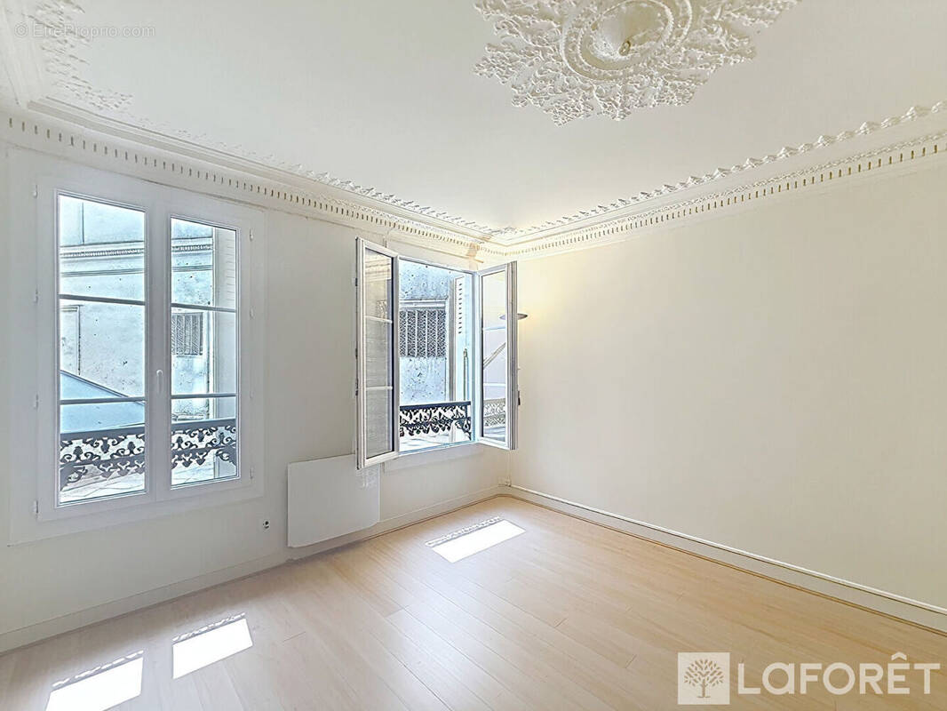 Appartement à PARIS-9E