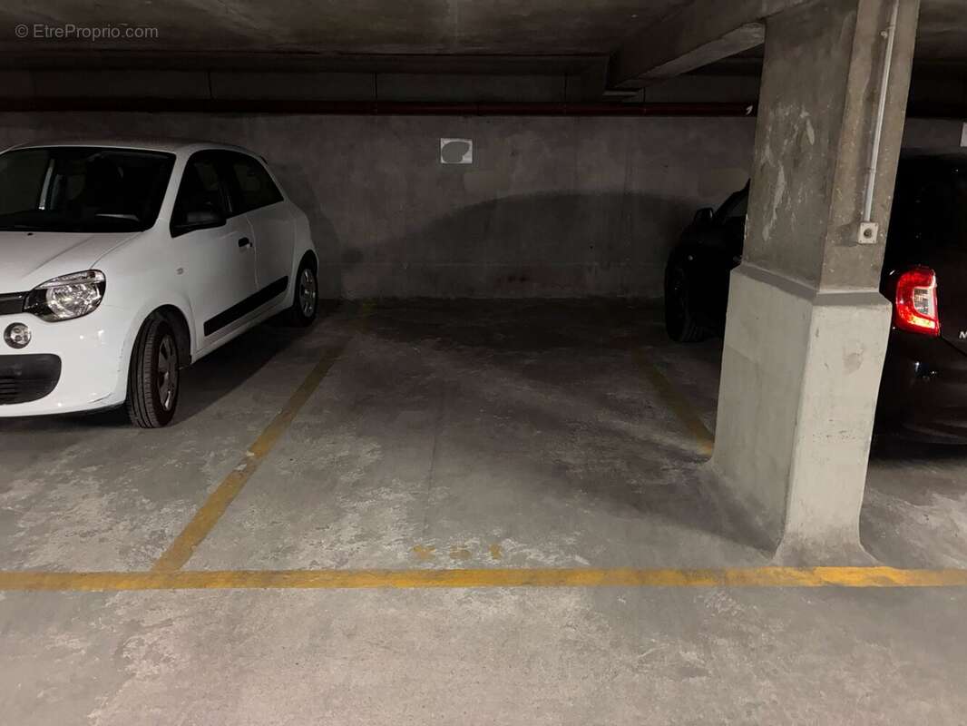 Parking 149 m² à Puteaux  - photo 3