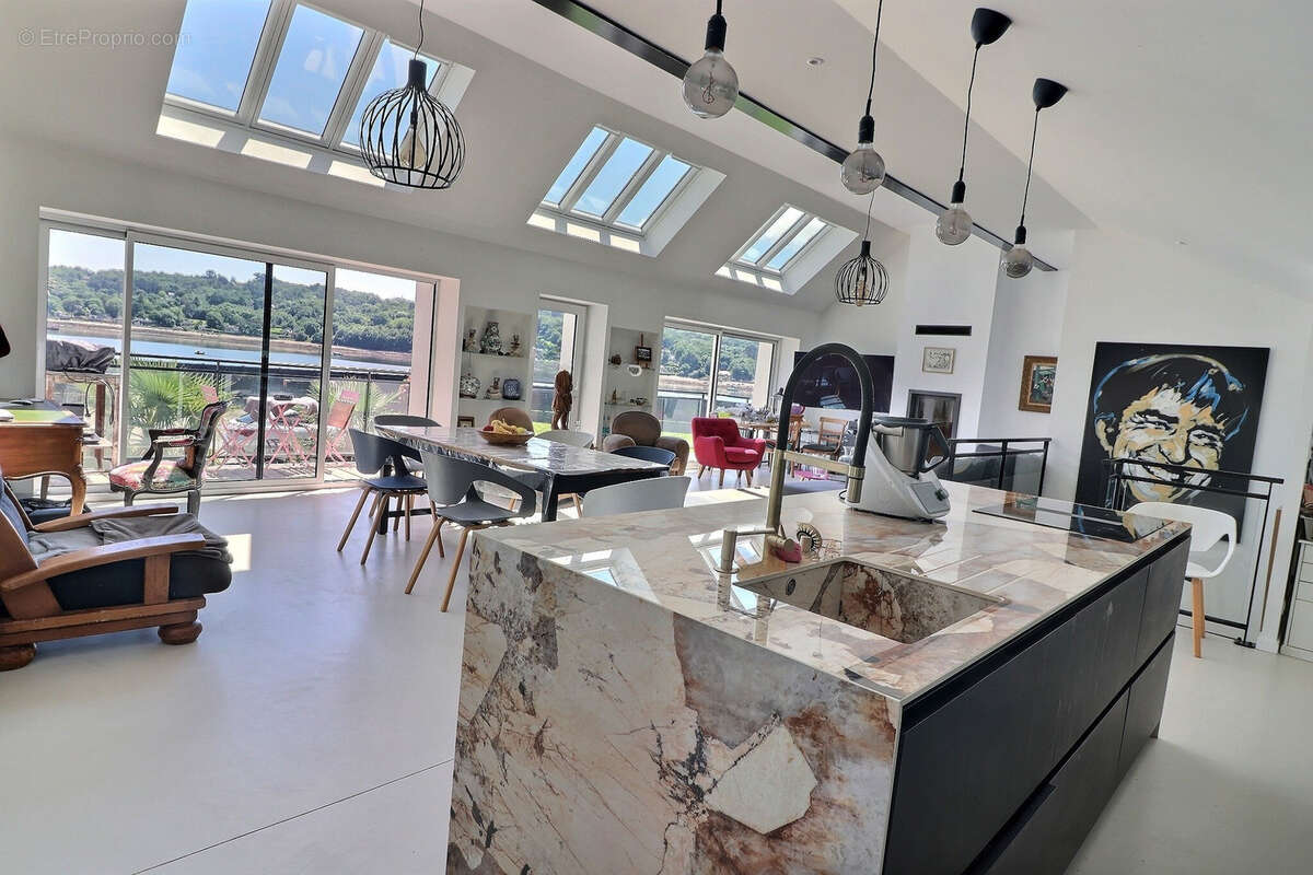 Maison à LE RELECQ-KERHUON