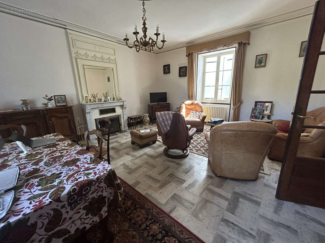 Maison à CHASSENEUIL-SUR-BONNIEURE