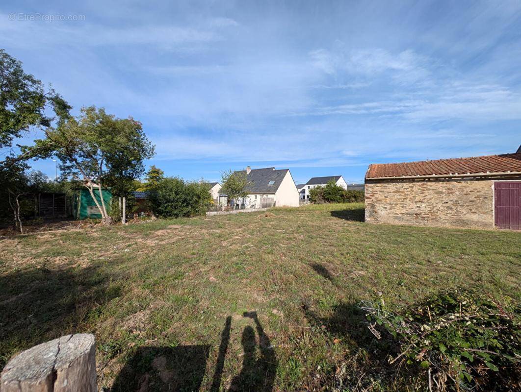 Terrain à SAINTE-LUCE-SUR-LOIRE
