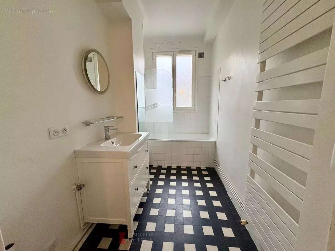 Appartement à PARIS-17E