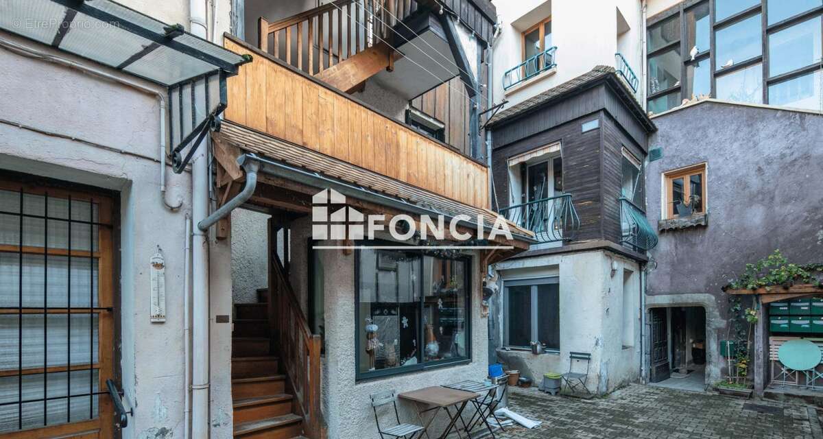 Appartement à VIZILLE