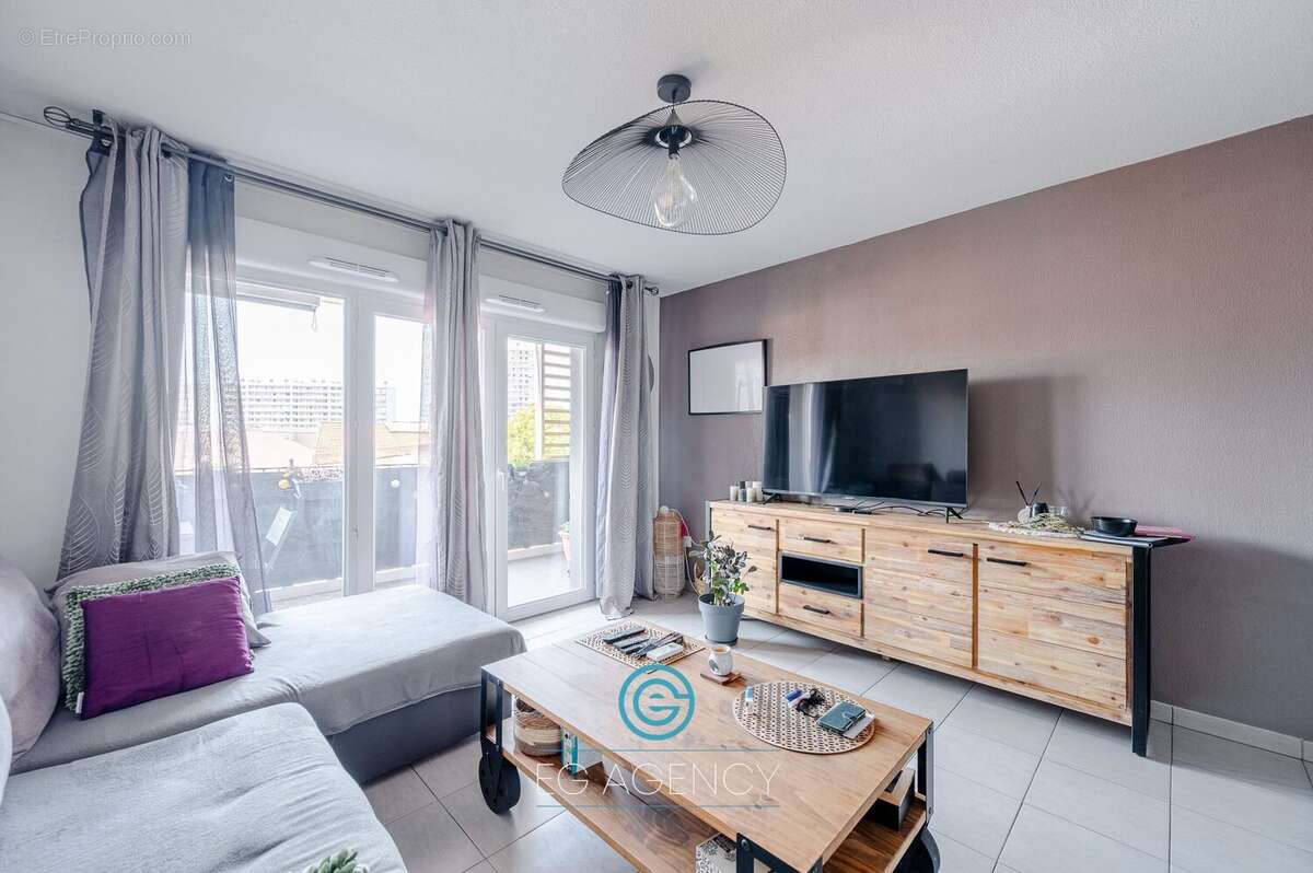 Appartement à MARSEILLE-3E