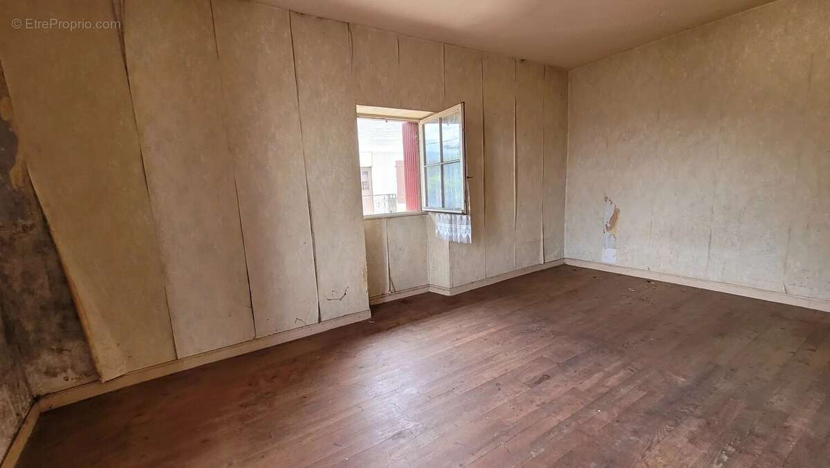 Maison à LESTELLE-BETHARRAM