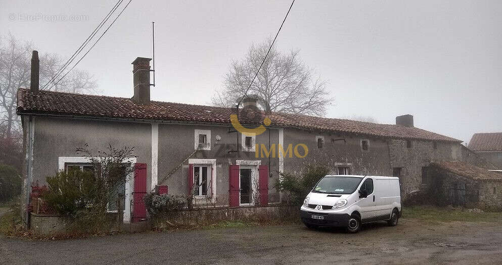 Maison à SECONDIGNY